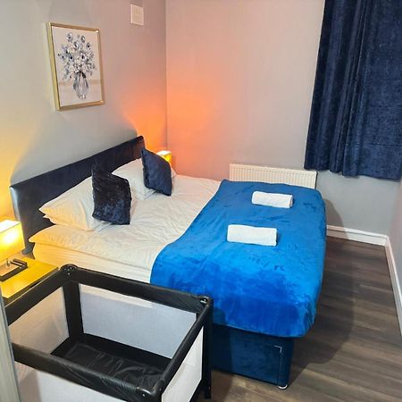Appartamento 2 Bed Town Centre Nr Theatre Free Park Wi-Fi & Garden Aylesbury  Esterno foto