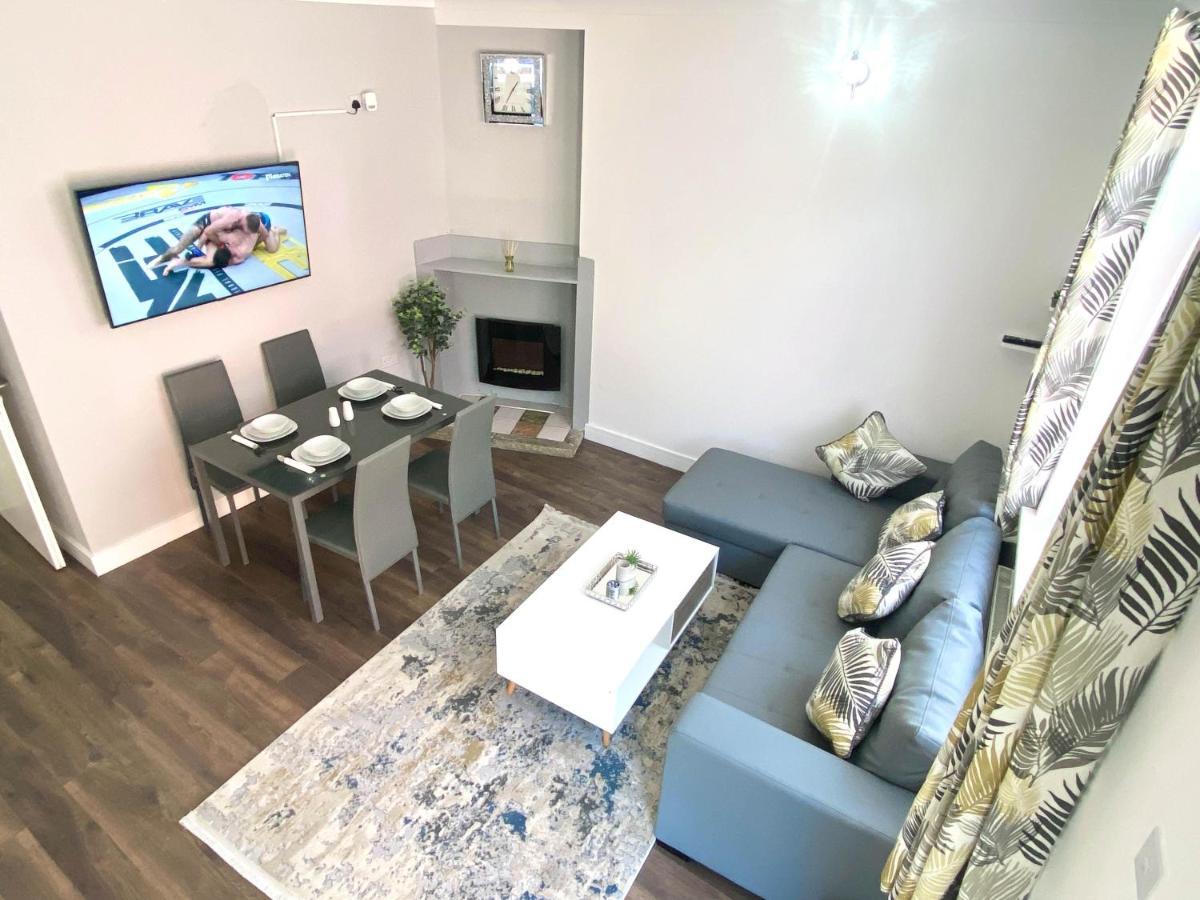 Appartamento 2 Bed Town Centre Nr Theatre Free Park Wi-Fi & Garden Aylesbury  Esterno foto