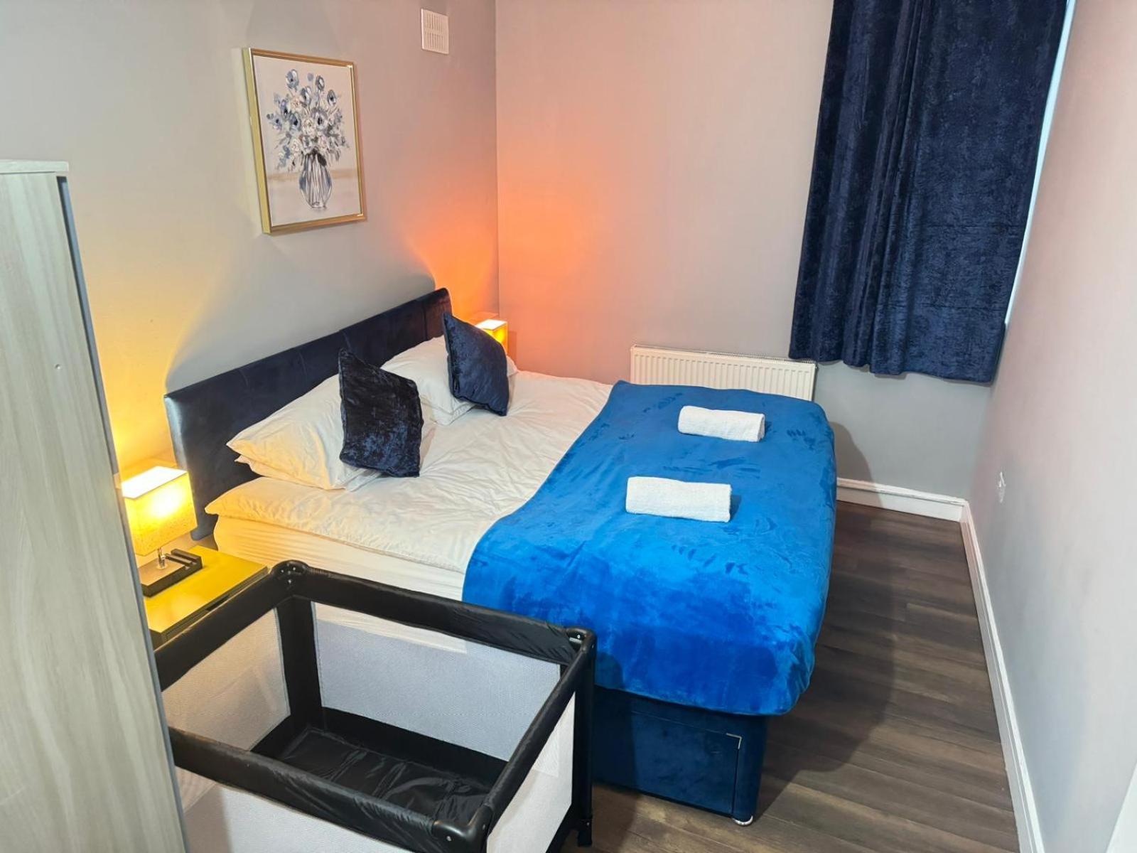 Appartamento 2 Bed Town Centre Nr Theatre Free Park Wi-Fi & Garden Aylesbury  Esterno foto